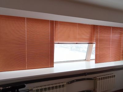 Горизонтальные жалюзи на скошенные, нестандартные окна